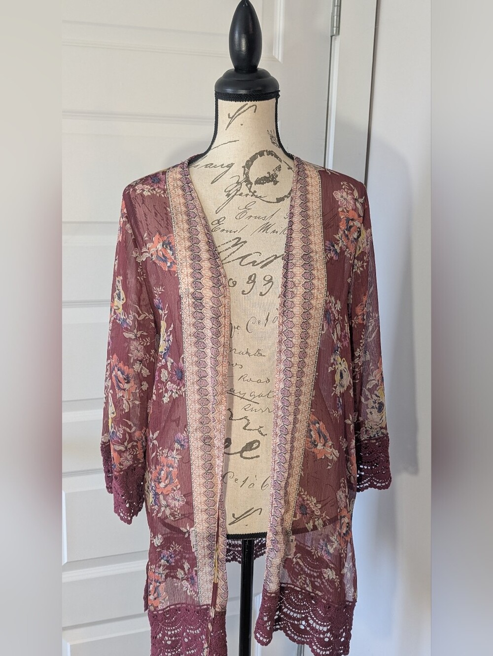 Jolt Pink and Coral Floral Print Kimono Size M